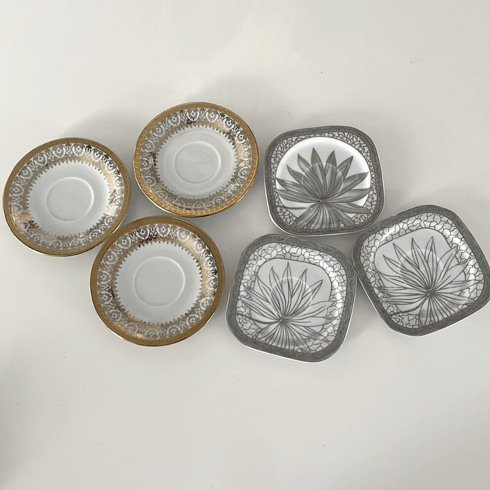 (2/$20) 6 x 24K gold plated tea saucers - Picture 1 of 11